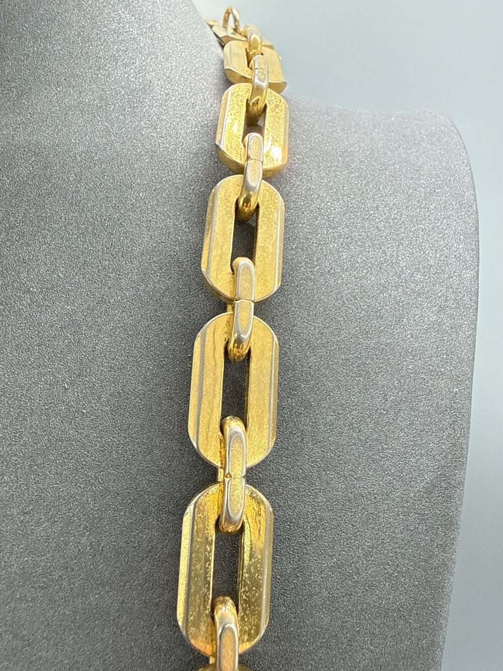 Crown Trifari Gold Tone Chunky Heavy Link Chain Necklace Retro Signed Vtg - Picture 4 of 16